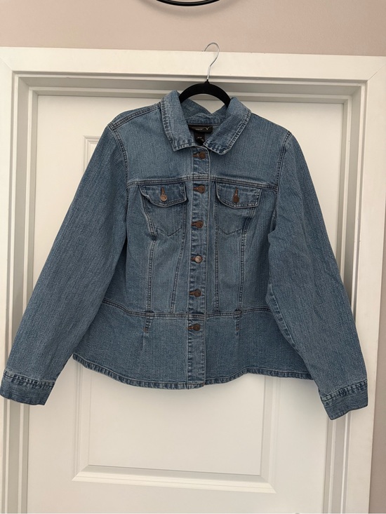 Venezia Jackets & Blazers - Venezia Jean Jacket Size 18/20 Medium Wash Plus Size Full Button Front Stretch